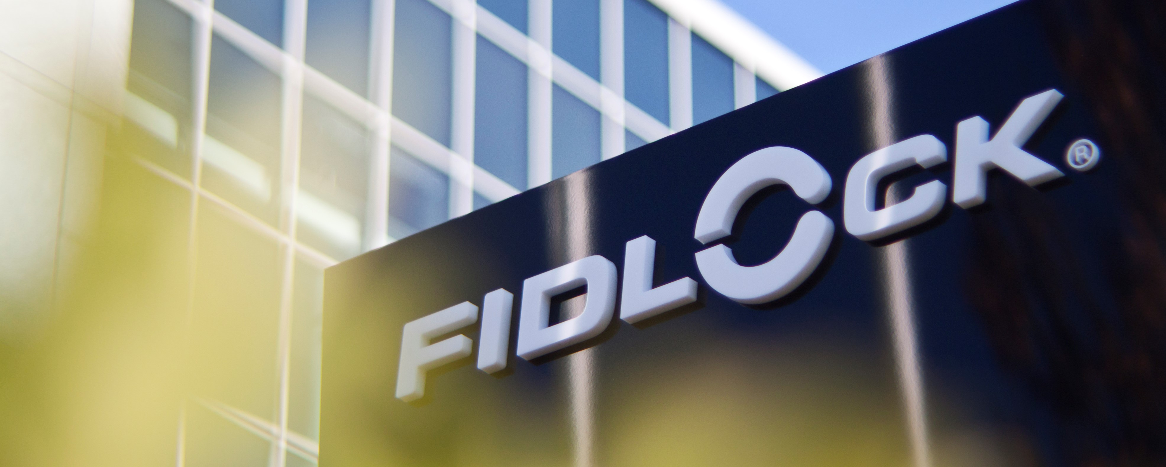Neues Gebäude - FIDLOCK Logo Detail