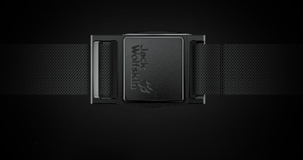 Close-Up Jack Wolfskin logo on SNAP buckle flat