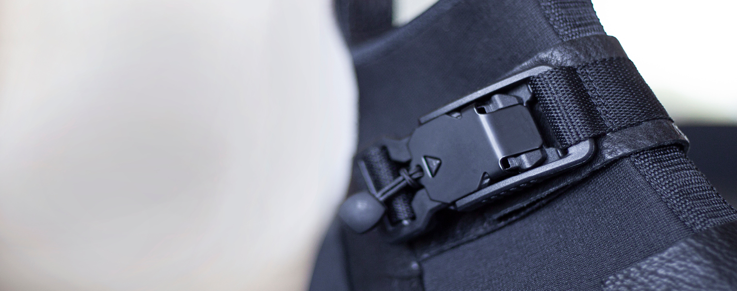 V-Buckle back flap