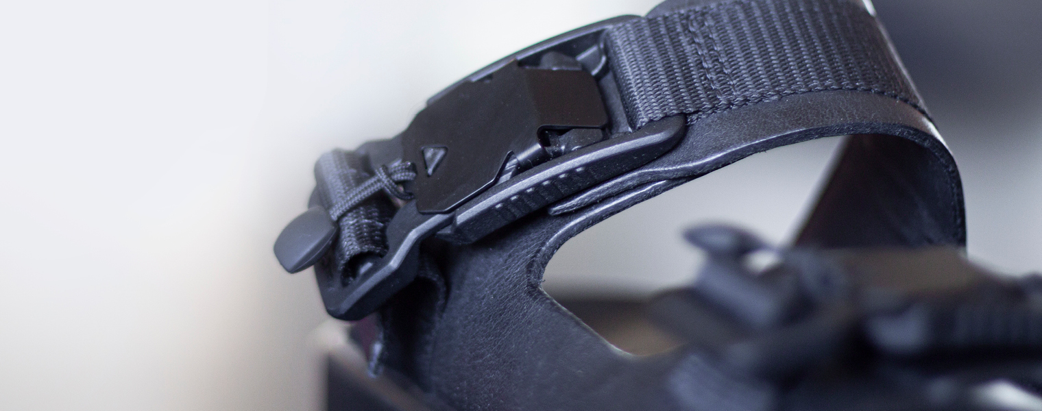 V-Buckle back flap