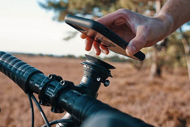 VACUUM phone mount, ahead cap on handle bar