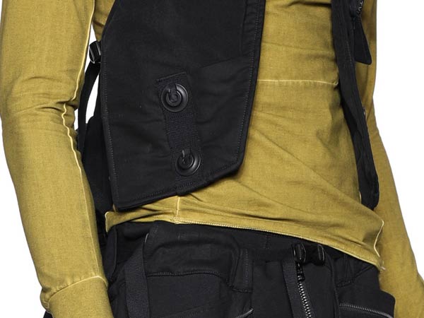 Close-up of the SNAP femals S components on the vest by HAMCUS