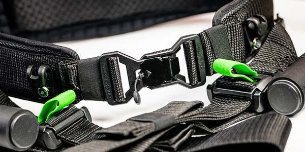 Front view of the CORunning belt showing al FIDLOCK buckles