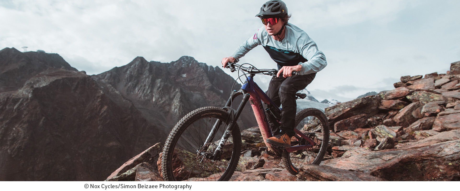 Fullsize lifeshot with NOX epium bike 