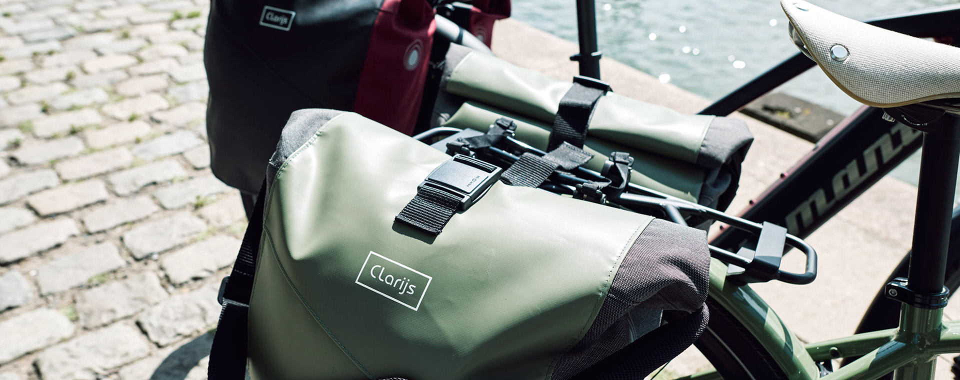 Fullsize picture of the bike bag by Clarijs with SNAP fasteners