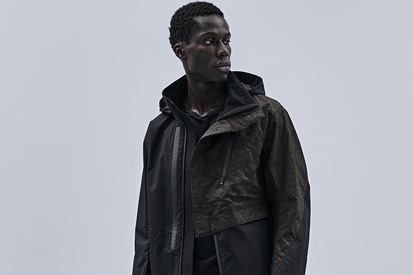 lifeshot rain jacket by enfine leve with FIDLOCK HERMETIC magnetic bands