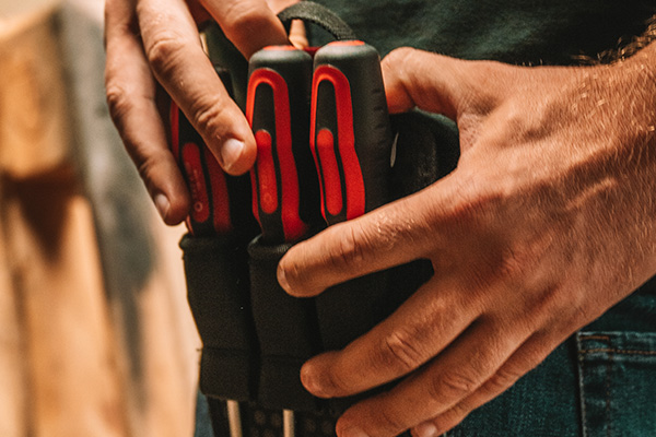 Screwdiver tool for modular belt with FIDLOCK fasteners