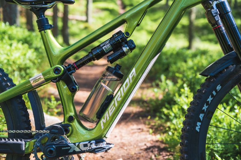 FIDLOCK Bottle on Merida MTB