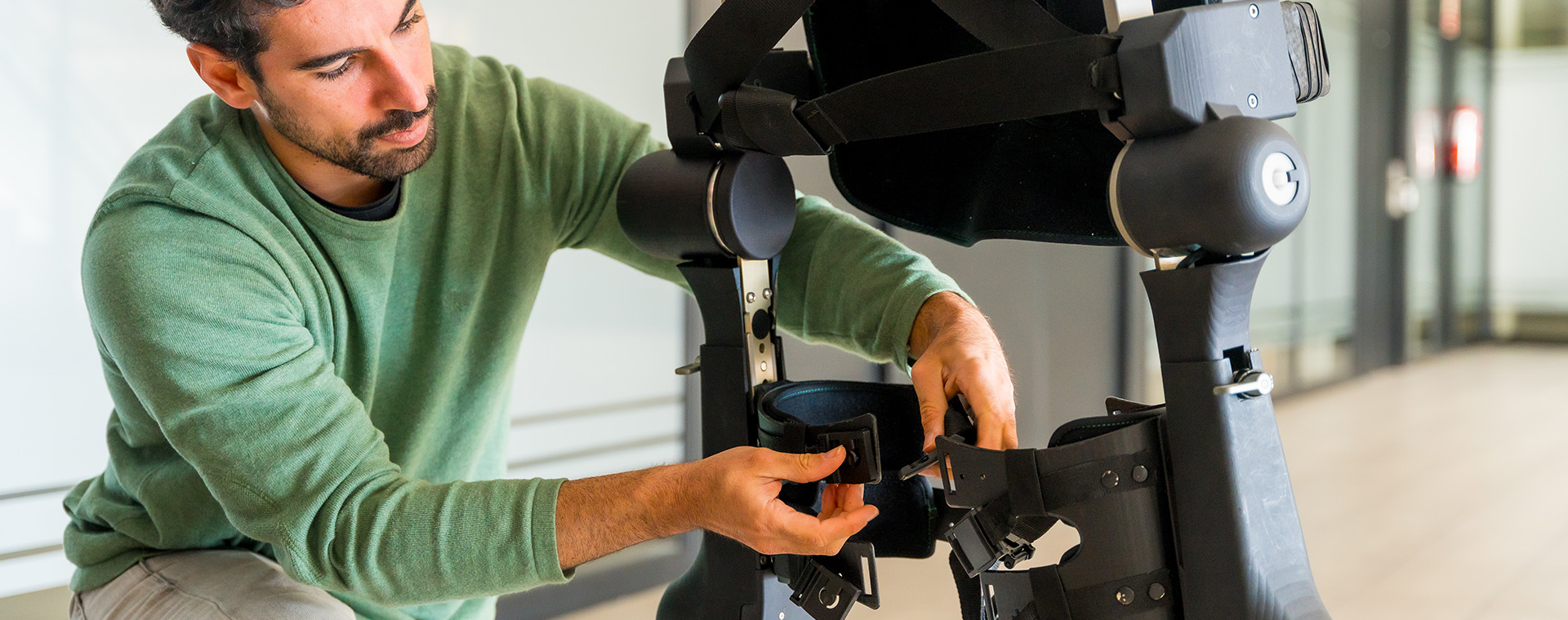 rehabilitation exoskeleton by Gogoa with FIDLOCK fasteners