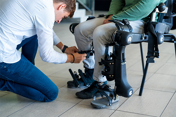 Taking on the exoskeleton bottom view by Gogoa with FIDLOCK fasteners
