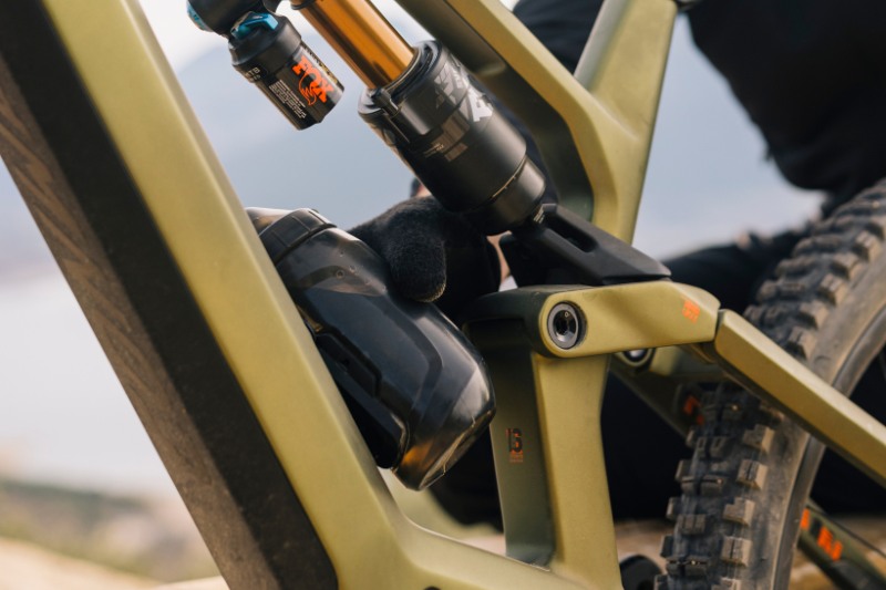 Conway Bike with FIDLOCK bottle