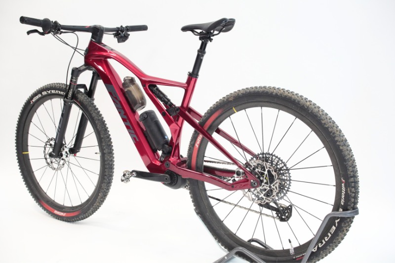 Fantic Bike with FIDLOCK bottle