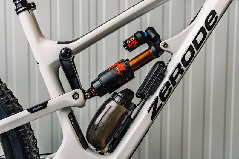 Zerode Bike with FIDLOCK Bottle
