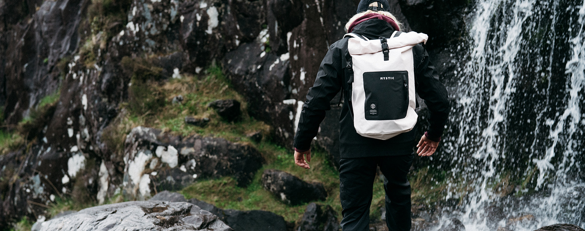fullsize lifeshot with backpack by mystic with fidlock fastener