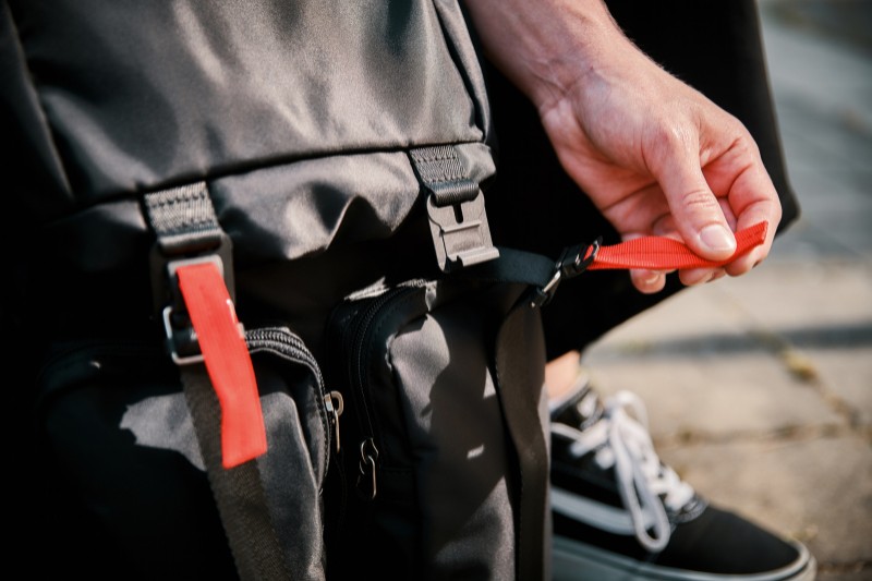HOOK Buckles on Backpack