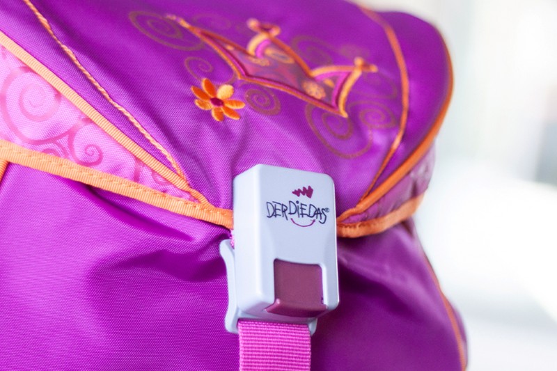 SNAP push on childrens school bag