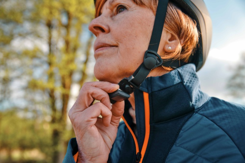 Woman with helmet