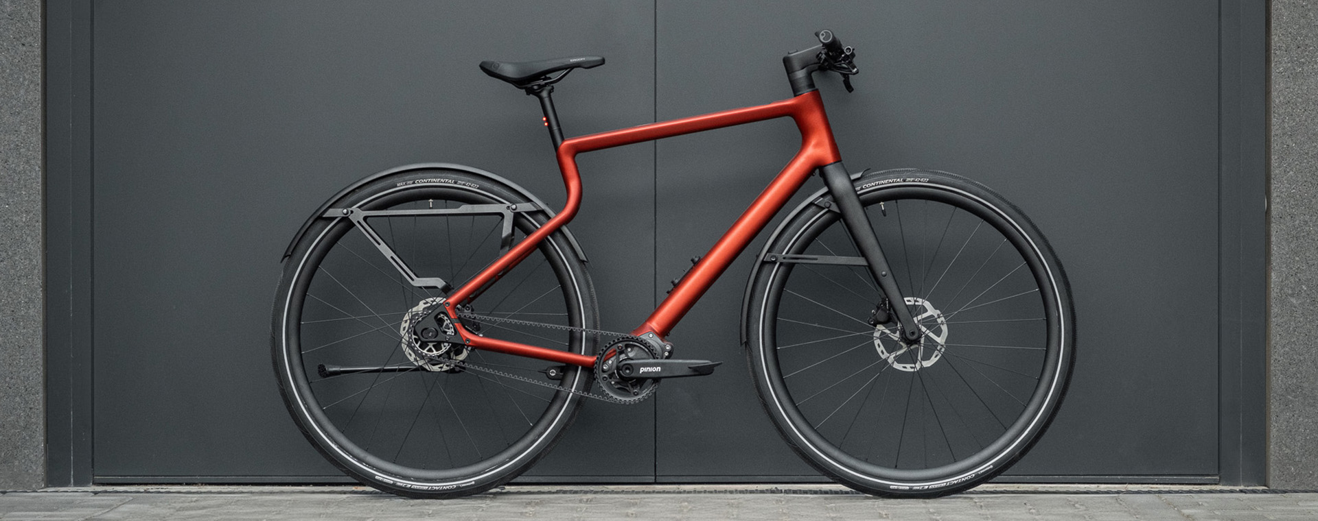 URWAHN bike with bike base and FIDLOC buckles