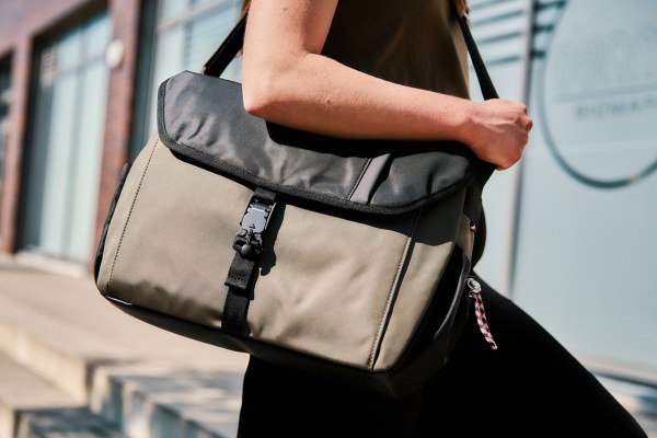 Bag with V-BUCKLE