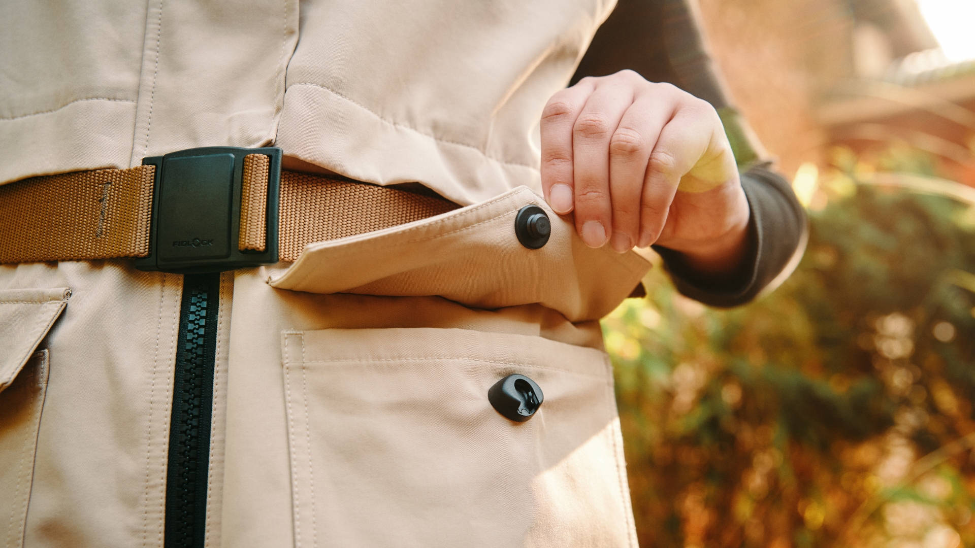 FIDLOCK fastener on beige vest