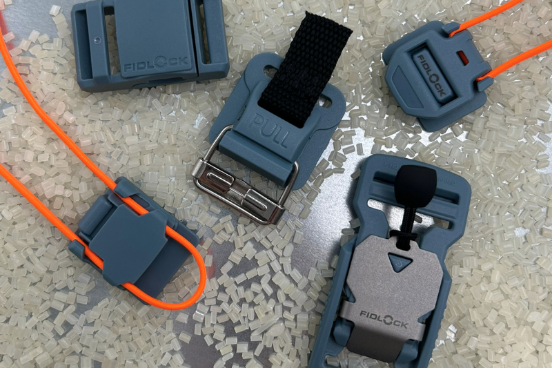 Recycled FIDLOCK buckles