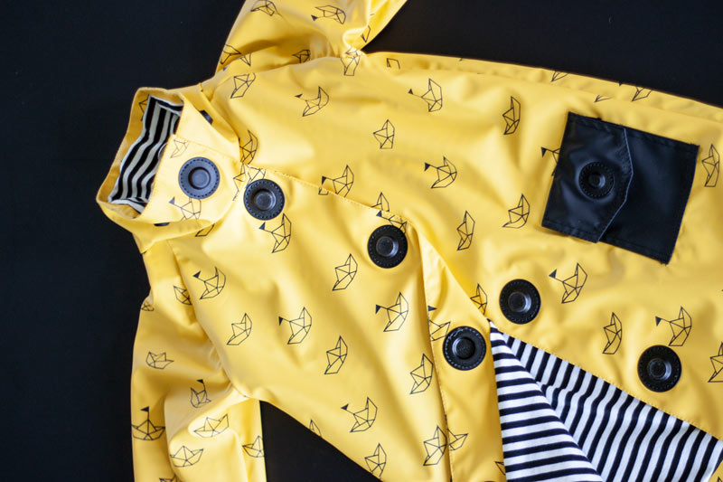 Jacket for kids with FIDLOCK buckles