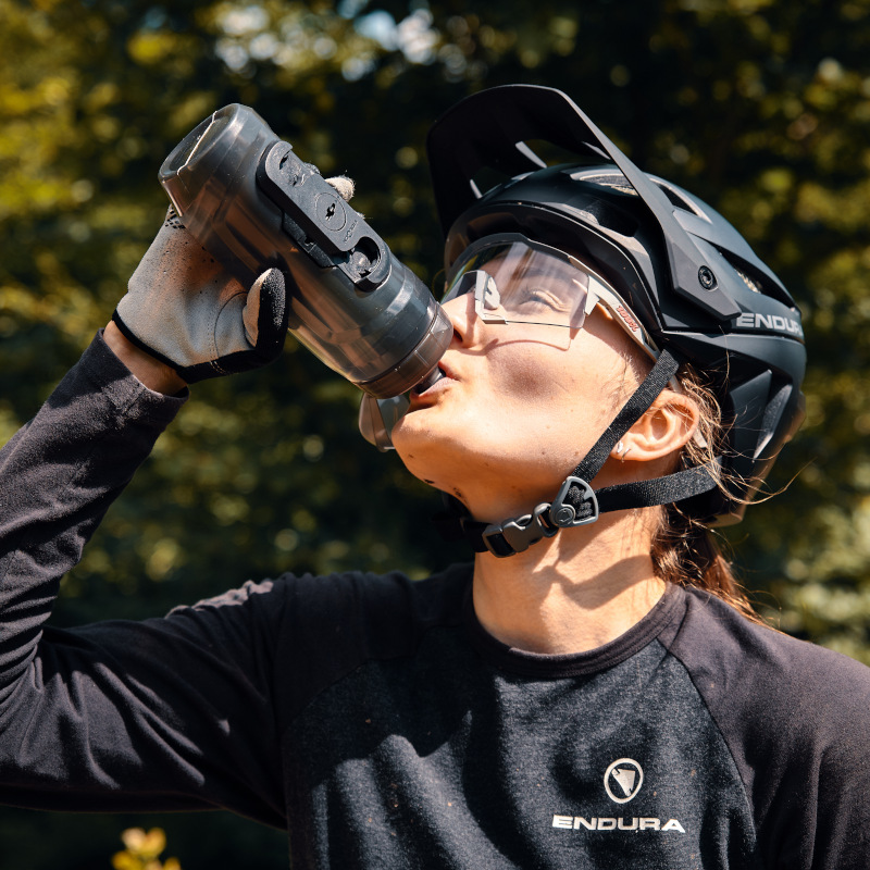 TWIST bottle 590 + bike base