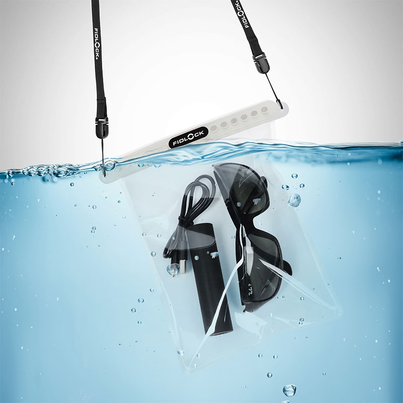 FIDLOCK-HERMETIC-dry-bag-maxi-transparent-in-water